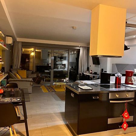 Appartement Stylish Boutique Loft With Private Balcony à Athènes Extérieur photo