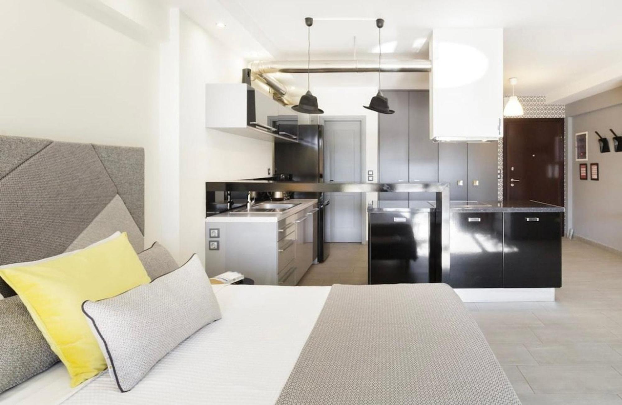 Appartement Stylish Boutique Loft With Private Balcony à Athènes Extérieur photo