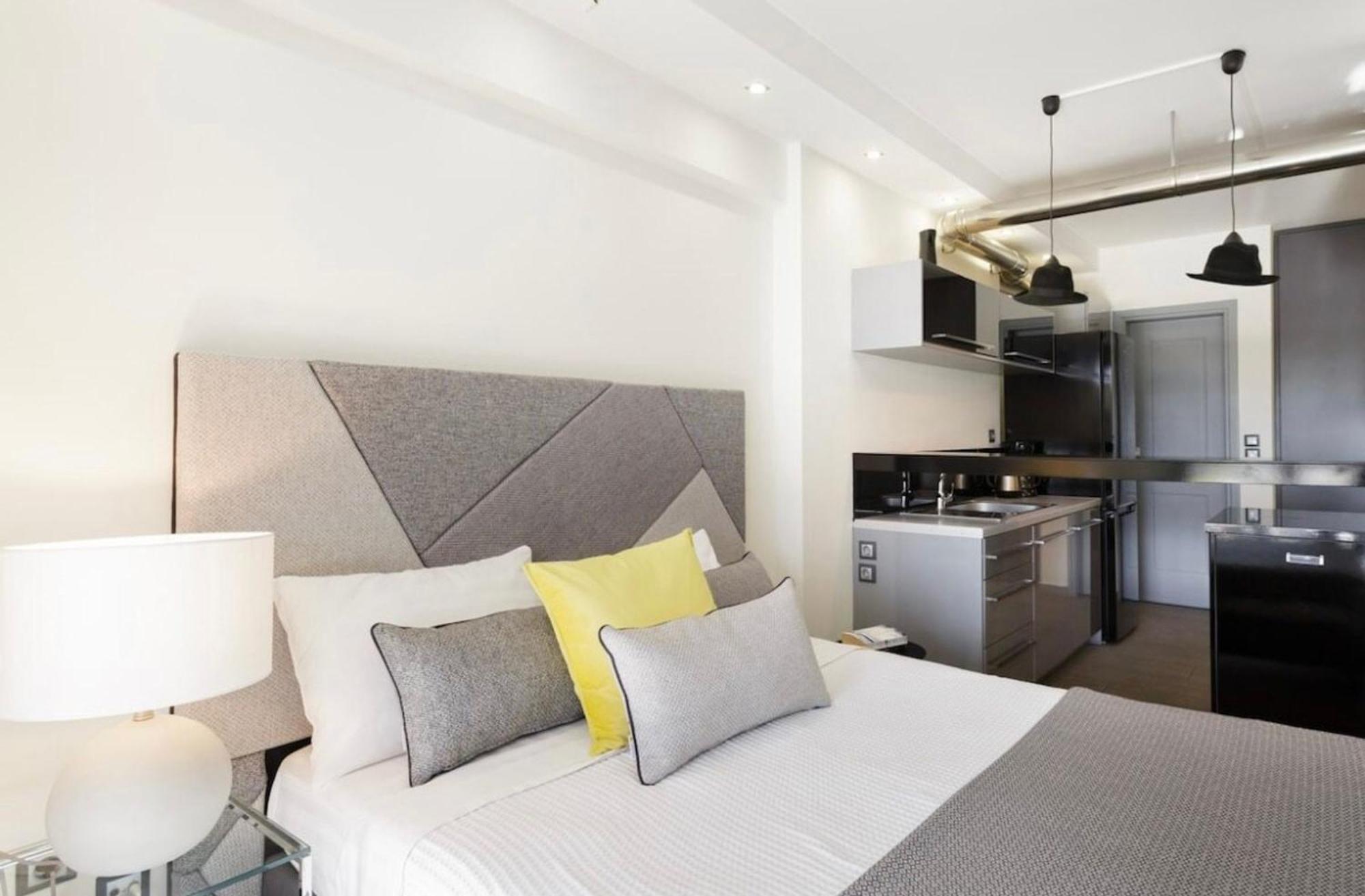 Appartement Stylish Boutique Loft With Private Balcony à Athènes Extérieur photo