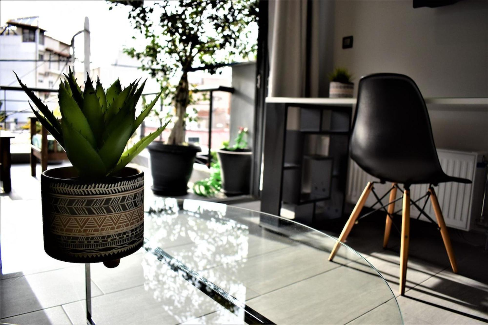 Appartement Stylish Boutique Loft With Private Balcony à Athènes Extérieur photo